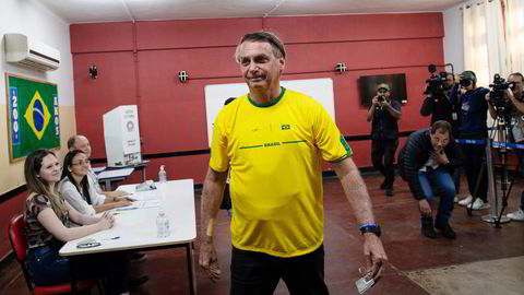 President Jair Bolsonaro hadde fått 43,3 prosent da nær 99,6 prosent av stemmene var talt opp i valget i Brasil. Det var langt bedre enn det som ble spådd i forkant.