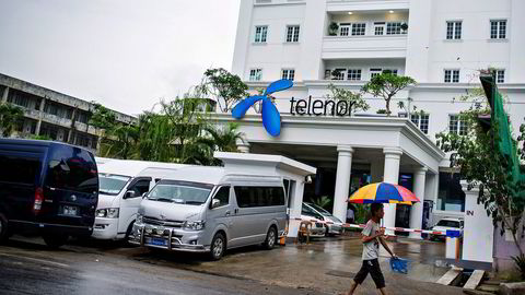 Telenor har nå solgt unna sin mobilvirksomhet i Myanmar til et libanesisk selskap som har inngått partnerskap med et lokalt selskap som ifølge lokale medier har tette bånd til militærjuntaen.