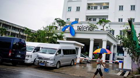 Telenor har nå solgt unna sin mobilvirksomhet i Myanmar til et libanesisk selskap som har inngått partnerskap med et lokalt selskap som ifølge lokale medier har tette bånd til militærjuntaen.