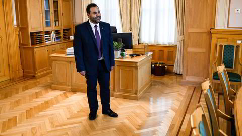 Stortingspresident Masud Gharahkhani (Ap) på sitt kontor.