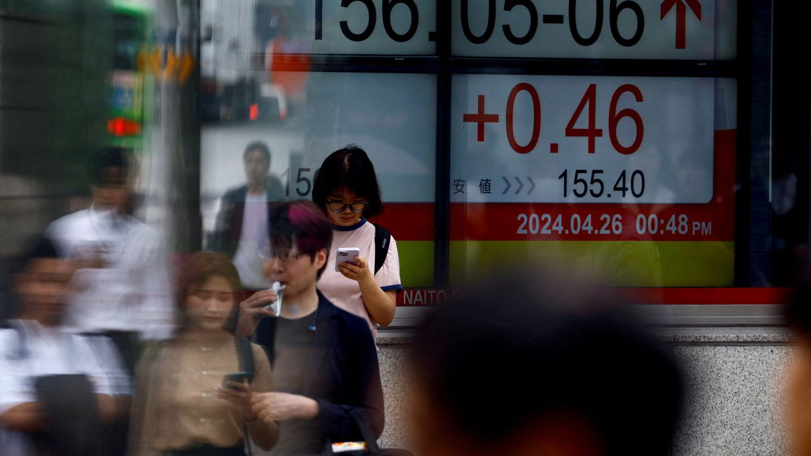 – Yenen er i fritt fall og markedene spør seg om det finnes en rød linje