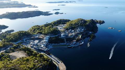 GE Healthcares fabrikk her like ved tettstedet Spangereid i Lindesnes kommune er regionens største arbeidsgiver. Nå blir det investert 800 nye millioner her. Det betyr 100 nye arbeidsplasser.