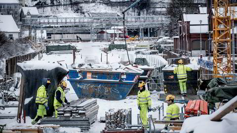 Mange av bedriftene med helsetjeneste finner vi i bransjer hvor vaksineringsandelen blant utenlandske arbeidstagere er lav, skriver Pål Lillebø.