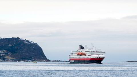 Hurtigruten har hatt to krevende år, og fortsatt tappes kassen for penger. Her er MS «Nordlys» i Ålesund.