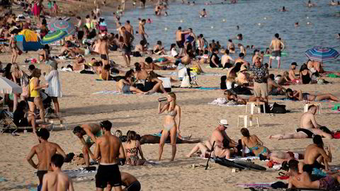 Sydensalget fikk seg et skikkelig løft da regjeringen varslet lettelser tirsdag kveld. Men likevel er det fortsatt billigsalg på reiser sydover – her Barcelona i Spania.