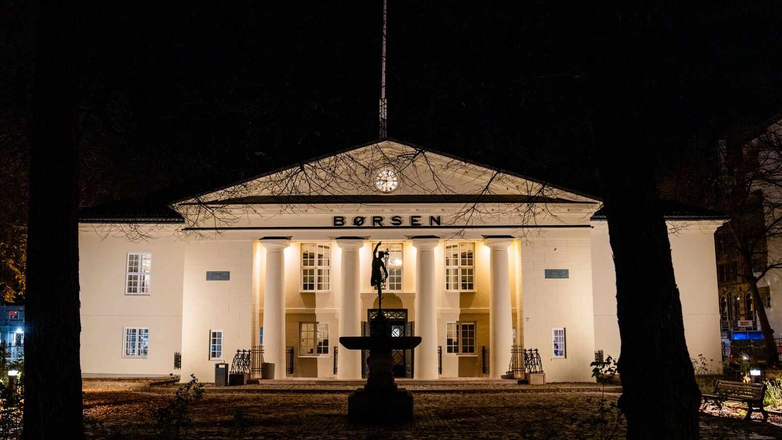 Oslo Børs vingler – store reaksjoner i enkeltselskaper