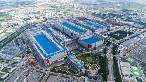 Samsung, som er Sør-Koreas største konglomerat, er i ferd med massive investeringer i produksjonskapasitet  i Asia og USA. Her fra den det nye produksjonsanlegget i Pyeongtaek i Sør-Korea.