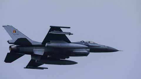 Et belgisk F-16 jagerfly på Nato-øvelse i fjor høst. USA har gitt signal om at Ukraina kan få F-16-fly.