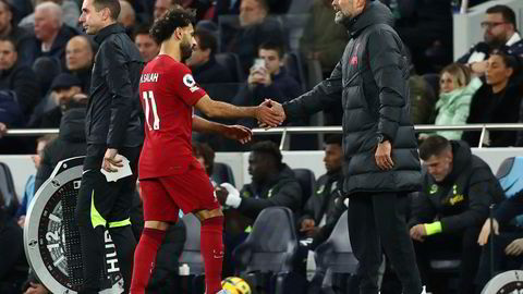 Mohamed Salah og Jürgen Klopp fra søndagens kamp mot Tottenham. En kamp Liverpool til slutt vant 2-1.