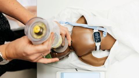 Norske Lærdal Medical er et eksempel på norsk industri som retter seg direkte inn mot mor og barn i fattige land, skriver artikkelforfatteren. Bilde av NeoBeat, en pulsfremviser for nyfødte.
