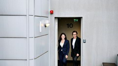 Bransjen må snu hver sten for å gjøre noe med kvinnemangelen i toppen, understreker advokat Kjersti Cecilie Jensen (til venstre) og managing partner Anne Marie Due i Hjort Advokatfirma.