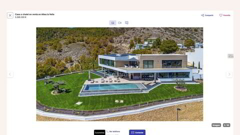 Høyt over den lille kystbyen Altea har Frieles forretningspartner, David Kendrick, satt opp et luksushus på over 900 kvadratmeter de siste årene. Slik så annonsen ut før den i forrige ble slettet.