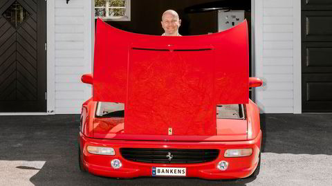 Ferrarittet. Daglig leder Roy H. Asbjørnsen mener skiltet «Bankens» passer minst like godt på Ferrarien som på villaveggen.