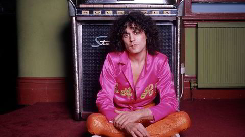 Oppfinneren. Marc Bolan oppfant glamrock. Her er han hjemme hos seg selv i 1977, året han døde.