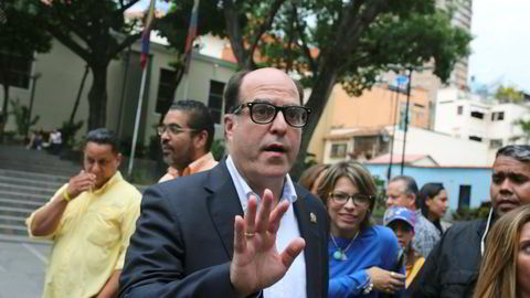 Julio Borges, lederen i Venezuelas opposisjonskontrollerte kongress ber motstandere av Maduro fortsette protestene i gatene.
