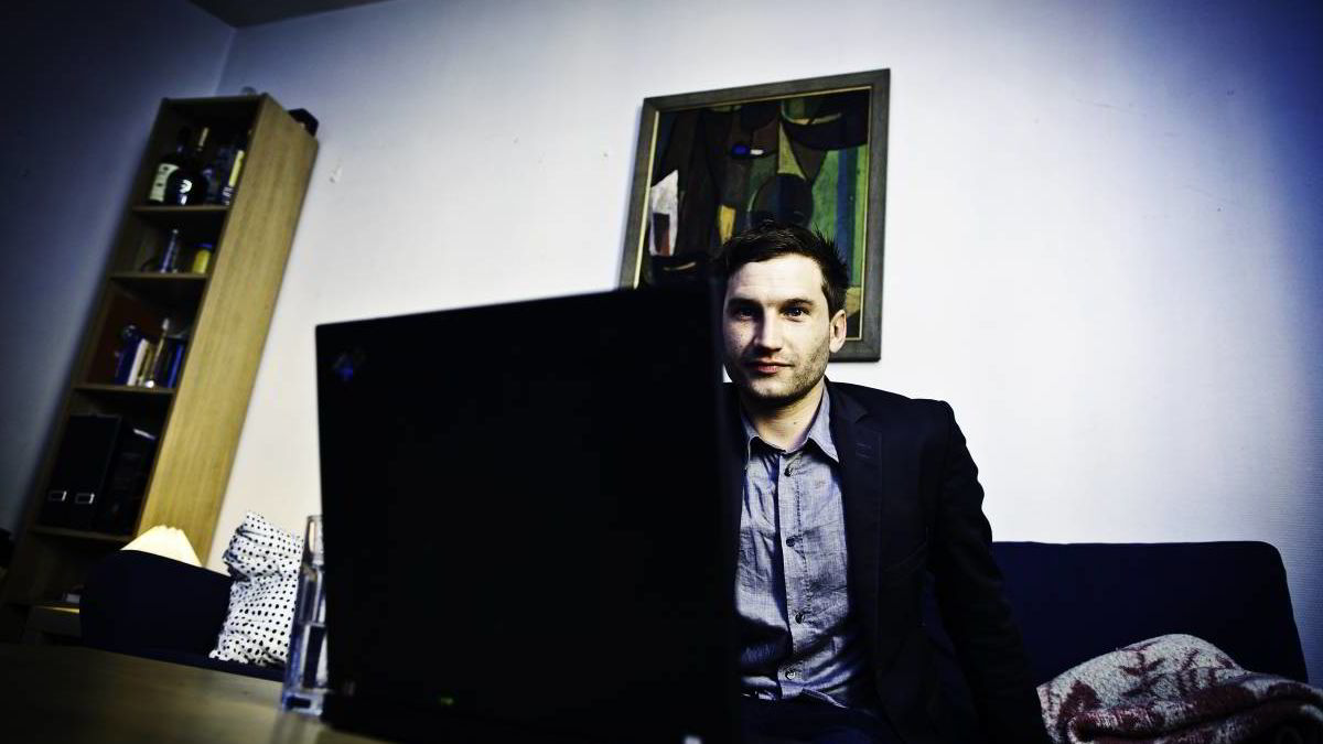 Dispositional faktorer forutsi bruk av online dating sites og atferd knyttet til online dating