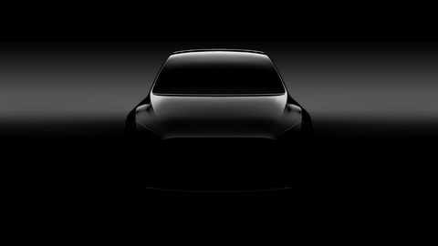 Det første bildet av Tesla Model Y avslører ikke så mye annet enn at den mangler sidespeil og at formen minner om Teslas øvrige modeller.