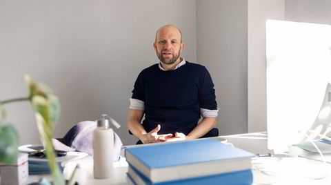 Bredere fagtidsskrift. Redaktør Gaute Brochmann ønsker å gjøre Arkitektur til et mer leservennlig og tilgjengelig fagtidsskrift.