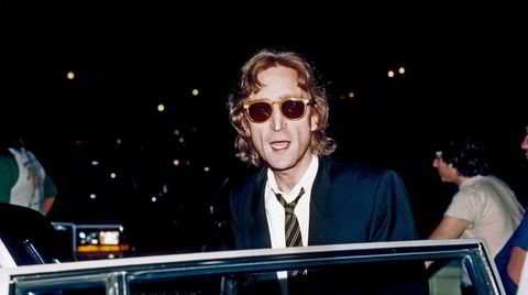 Rå japp. Det er august 1980, og John Lennon ankommer studioet The Hit Factory på Times Square i New York, med amerikanske Moscot-solbriller på nesen. Fem måneder senere ble han skutt utenfor sitt hjem i Dakota-bygningen.