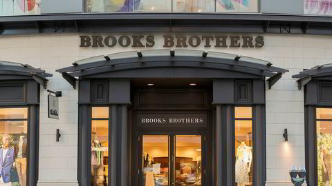 Brooks Brothers ble tvunget til å stenge klesbutikkene sine da koronakrisen slo inn for fullt. Her fra en butikk i Vancouver i Canada.