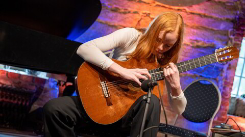 Inga Stenøien utfordret musikkens grenser i Smeltehytta under Kongsberg jazzfestival.