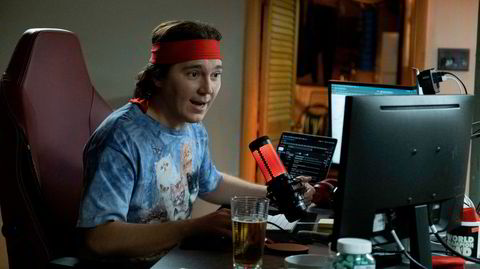 Reiser bust. Paul Dano spiller nettanalytikeren Keith «Roaring Kitty» Gill i kinoklare «Dumb Money».