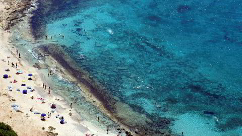 Pakketurister som ønsker strandliv på øya Gramvousa like utenfor Kreta kan bare glemme det før 20. august, ifølge tre store pakkereisearrangører.