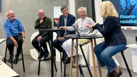 Finansredaksjonen med børskommentator Thor Chr. Jensen, finansredaktør Terje Erikstad, gjestene Robert Næss, investeringsdirektør i Nordea, Karin Thoburn, NHH og Wharton School-professor og kommentator Anita Hoemsnes,