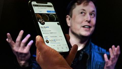 Twitters advokater forlanger innsyn i dokumenter fra en føderal etterforskning av Elon Musks oppkjøpsforsøk av selskapet. Musks advokat sier at dette er en avsporing, og et forsøk på å finne ut hva Twitters ledelse etterforskes for.