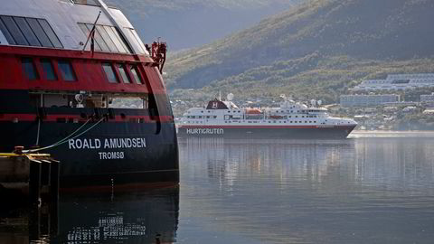 Hurtigruten har i flere år satset tungt på ekspedisjonscruise langs kysten og i utlandet. Her er ekspedisjonsskipene MS «Roald Amundsen» og «Spitsbergen» i havnen i Tromsø våren 2020.