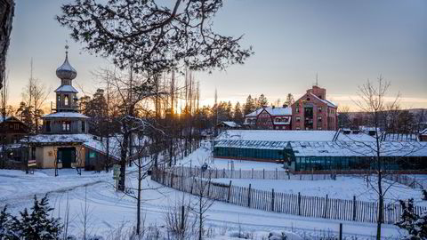 Her på Ramme Gård i Hvitsten ved Oslofjorden har milliardæren Petter Olsen brukt mer enn en milliard kroner på et museums- og hotellprosjekt. Men ifølge en dom i lagmannsretten er investeringen så høy at anlegget aldri vil kunne gå med overskudd – og at det dermed heller ikke kan få momsrefusjon i 100-millionersklassen.