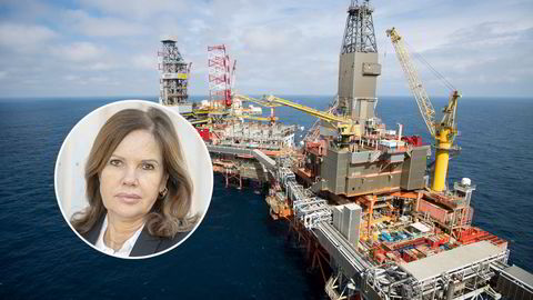 Aker BP vil ikke la uvaksinerte jobbe offshore. Det reagerer advokat Kjersti Patricia Amundsen på.