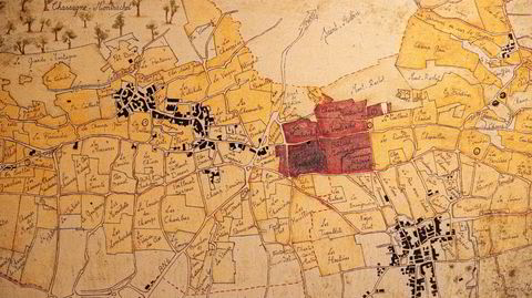 Burgund er et lappeteppe av vinmarker. Her er Ramonet sitt håndtegnede kart av Chassagne-Montrachet.
