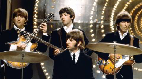 John Lennon (fra venstre), Paul McCartney og George Harrison har alle sine grensesprengende låtbidrag med, mens Ringo Starr (foran) fremstår som rockens mest funky trommeslager på «Revolver».