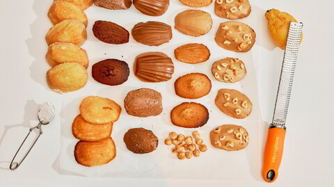 Variasjoner over tema. Den franske, lille madeleinekaken bakes med egg, sukker, mel og smør, men kan varieres i det uendelige. Michelin-kokkene holder det dog gjerne enkelt.