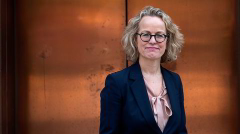 Carine Smith Ihenacho, sjef for eierskap og etterlevelse i Oljefondet, bekrefter at Oljefondet ble rammet av en alvorlig hackinghendelse i 2020. Etter at det amerikanske programvareselskapet SolarWinds ble utsatt for et avansert angrep, lastet Oljefondet ned en sårbar versjon av SolarWinds som først ble oppdaget fem måneder senere.
