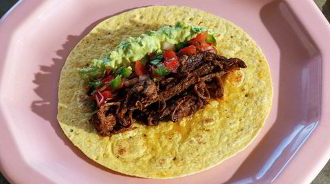 Høytid. Taco med langtidsstekt høyrygg, tomatsalsa og guacamole.