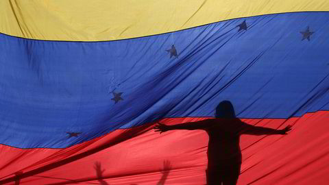 Møtene mellom regjeringen og opposisjonen fortsetter i Venezuela.