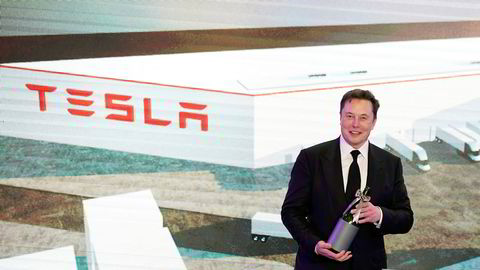 Tesla-sjef Elon Musk har god grunn til å smile om dagen. Nå hylles han til og med av skeptikerne.