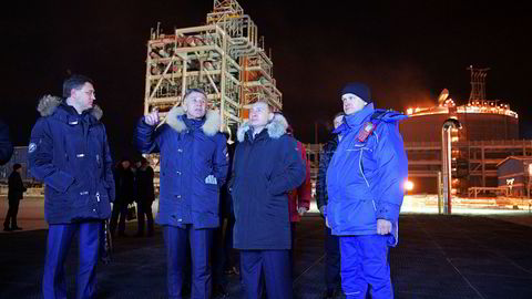 Russlands energiminister Aleksander Novak (t.v.), Novateks toppsjef Leonid Mikhelson og Russlands president Vladimir Putin var til stede da gassanlegget i Sabetta ble åpnet.
