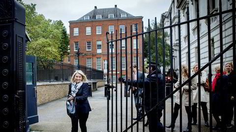 Næringsminister Monica Mæland var kommet til London for å få vite mer av noen av dem det angår mest, et par britiske statssekretærer og en backbencher, assisterende talsmann i utenrikspolitiske saker i det konservative regjeringspartiet.