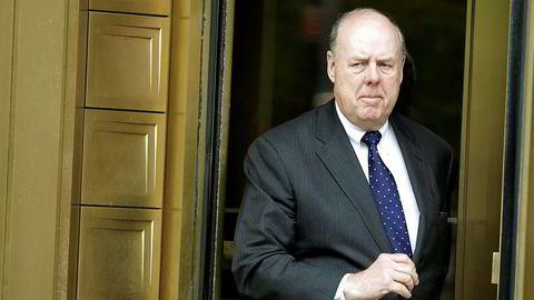 Donald Trumps advokat John Dowd trekker seg.