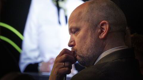 Trygve Slagsvold Vedum er ikke veldig populær blant masterutdannede. Her på Offshore Norges årskonferanse, med den langt mer populære Sylvi Listhaug på storskjerm i bakgrunnen.
