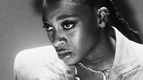 Little Simz lager viktig og fengende britisk rap, med soul, folk og rock i miksen.