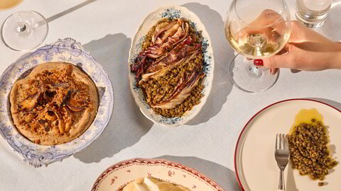 Beige. Krutonger med ansjoskrem, kastanjekrem og sopp, og kylling Marbella med linser og radicchio har langt mer smak enn farge.
