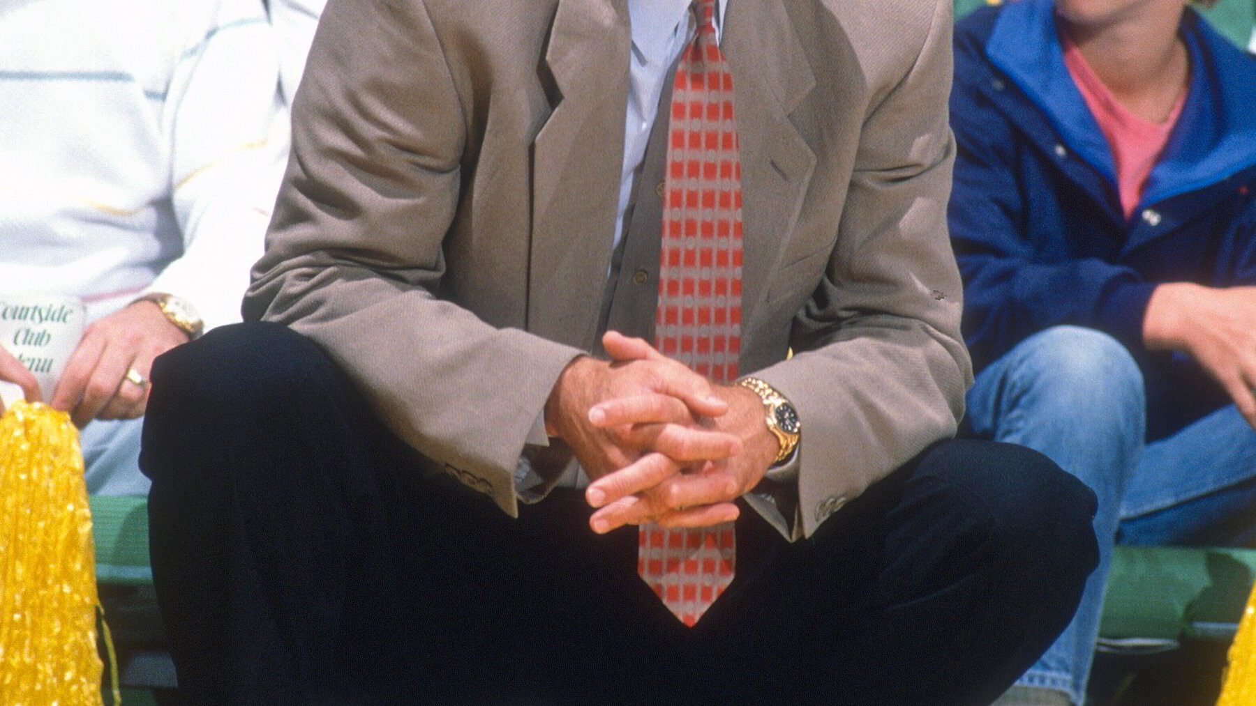 Hvordan får jeg mannen min til å kjøpe nye slips?