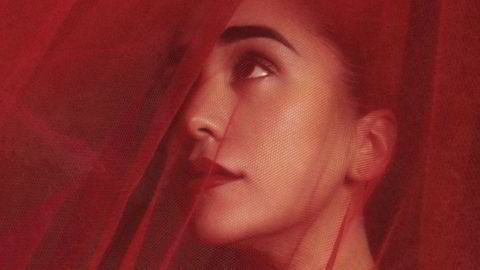 Delara finner seg selv på debutalbumet «Shahrazad», oppkalt etter historiefortelleren Scheherazade i «1001 natt».