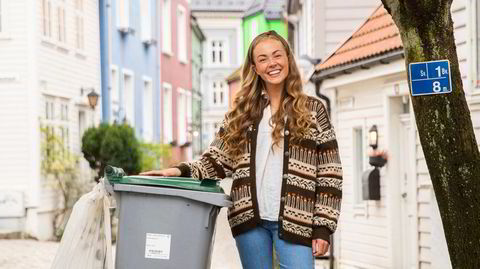 Headhuntet. I fjor høst, mens hun fortsatt var student ved NHH i Bergen, ble Mari Larsen Sæther headhuntet til avfallsteknologiselskapet WasteIQ. Nå skal hun bidra til å finne nye smarte løsninger for å få bukt med det enorme avfallsproblemet.