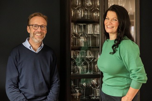 Thomas Giertsen og Merete Bø lager vinpodkast for Dagens Næringsliv.