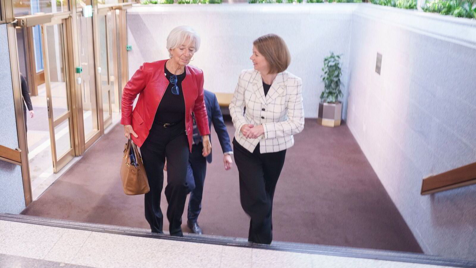 Vil private pengeenheter skvise ut vanlige penger?